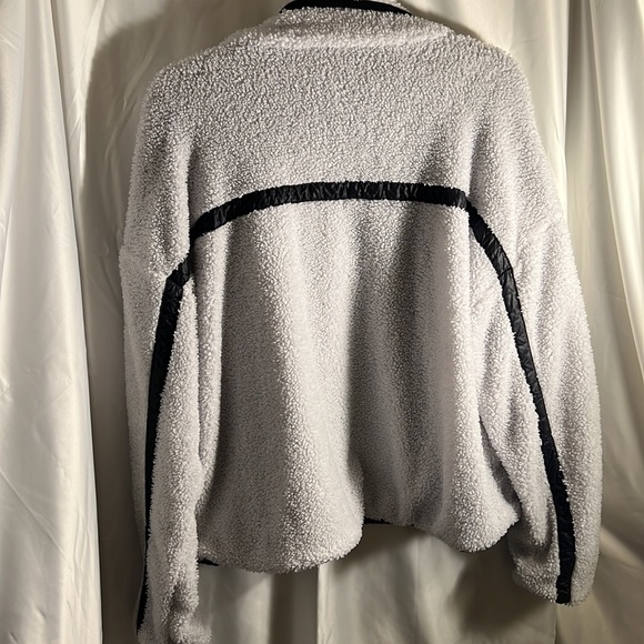 Fabletics Jacket - Picture 5 of 6